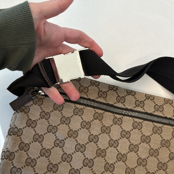 🔥GUCCI MONOGRAM CROSSBODY BELT BAG🔥 - Picture 12 of 15